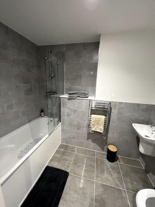 Luxurious City View Apartment In Salford Manchester Exterior foto