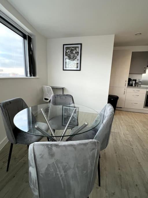 Luxurious City View Apartment In Salford Manchester Exterior foto